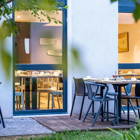 Aparthotel Adagio Lyon Patio Confluence-2